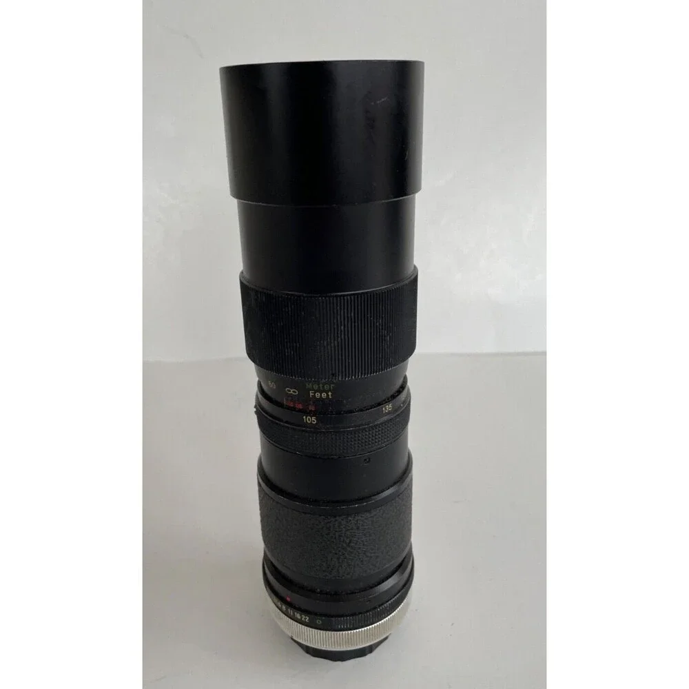 Vivitar 85-205mm F/3.8 Tele-Zoom Lens w/ Skylight Filter, Lens Caps & Case